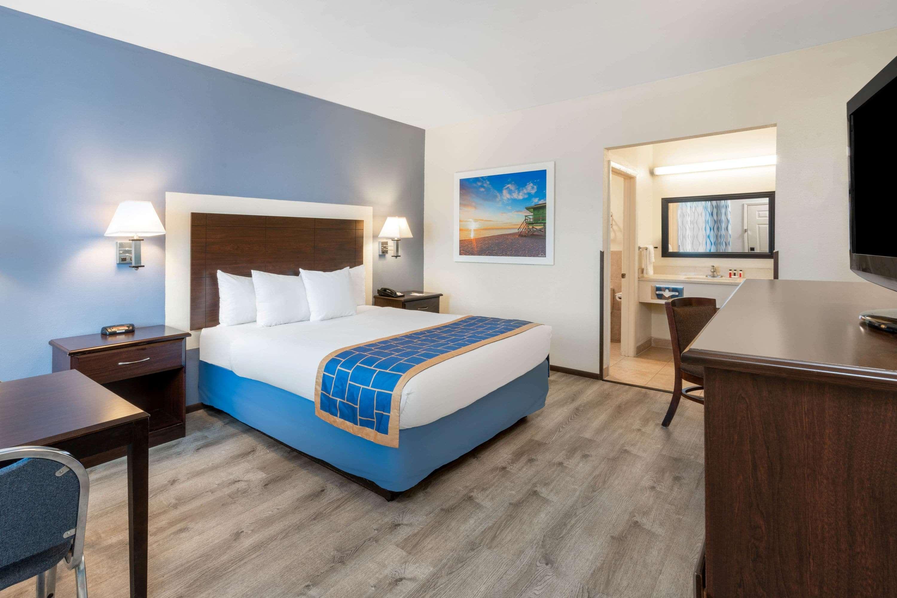 Days By Wyndham Hotel